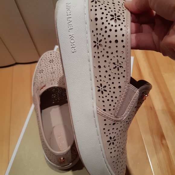 Michael Kors shoes - Picture 8 of 13